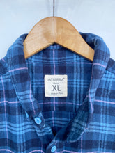 Load image into Gallery viewer, Flannel shirt (XL)