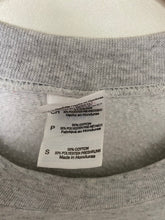 Load image into Gallery viewer, Printed ‘Patriots’ sweatshirt (S)