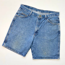 Load image into Gallery viewer, Wrangler Denim Shorts W36