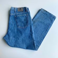 Load image into Gallery viewer, Wrangler Jeans W38 L30