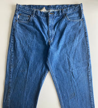 Load image into Gallery viewer, Carhartt Jeans W42 L28