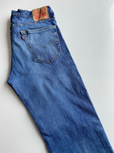 Load image into Gallery viewer, Levi’s 514 W34 L32