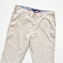 Load image into Gallery viewer, Tommy Hilfiger Trousers W38 L32