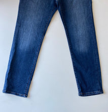 Load image into Gallery viewer, Tommy Hilfiger Jeans W36 L30
