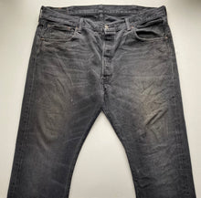 Load image into Gallery viewer, Levi’s 501 W40 L32