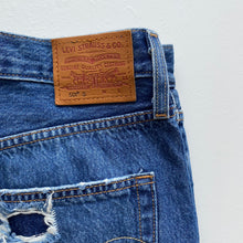 Load image into Gallery viewer, Levi’s 501 W27 L30
