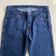 Load image into Gallery viewer, Wrangler Jeans W36 L30