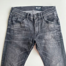 Load image into Gallery viewer, Wrangler Jeans W30 L32