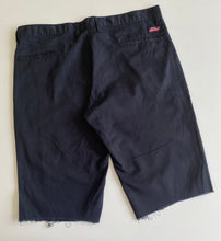 Load image into Gallery viewer, Dickies Shorts W34