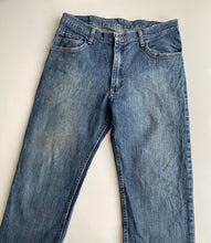 Load image into Gallery viewer, Wrangler Jeans W34 L32