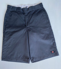 Load image into Gallery viewer, Dickies Shorts W34