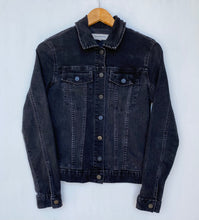 Load image into Gallery viewer, Calvin Klein denim jacket (M)