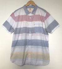 Load image into Gallery viewer, Levi’s shirt (L)