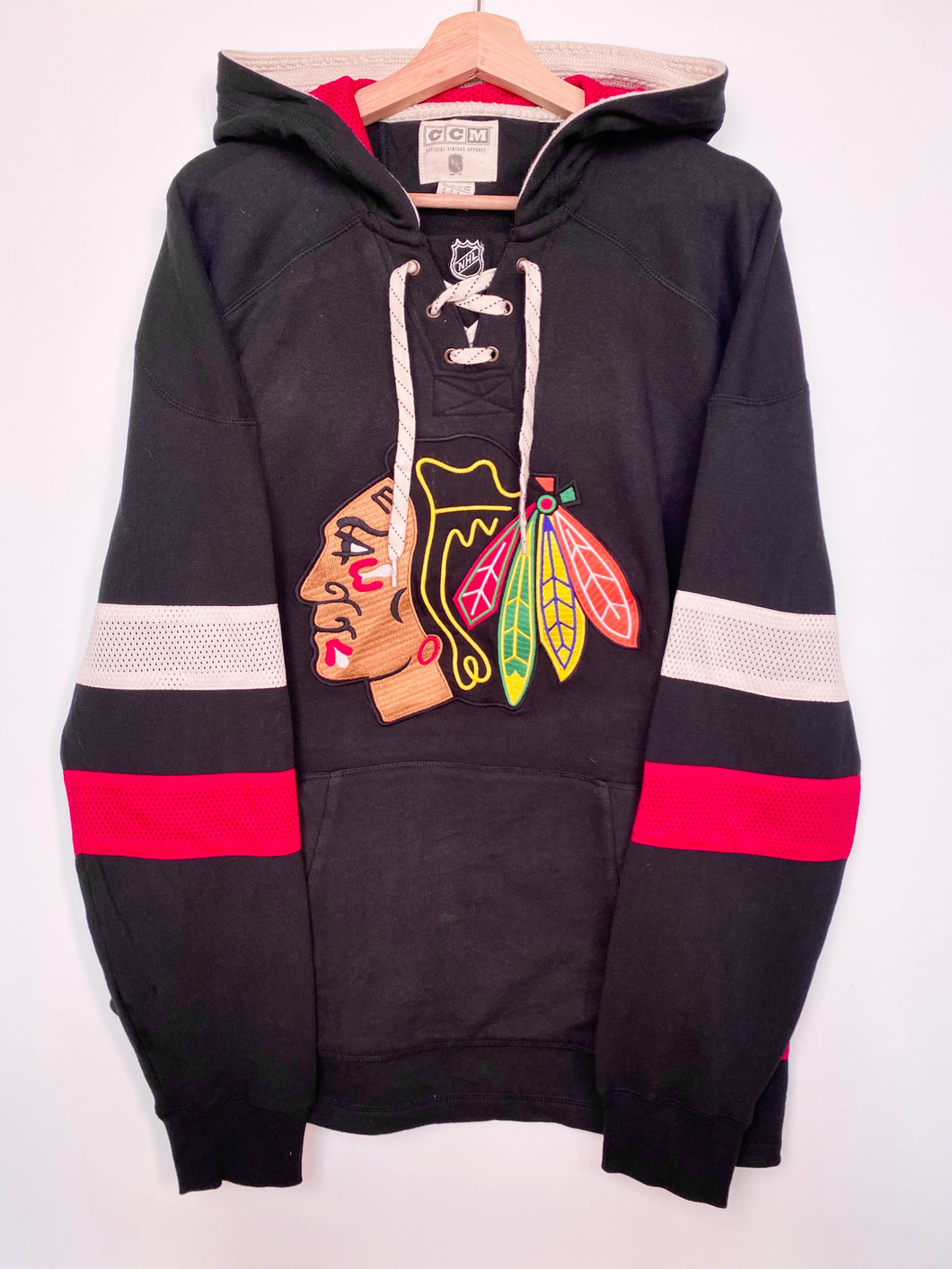 Hoodie sweat a capuche rouge et creme Patrick Kane NHL Chicago Blackhawks - M - Vêtements Hoodie sweat a capuche rouge et creme Patrick Kane NHL Chicago Blackhawks - M - Vêtements