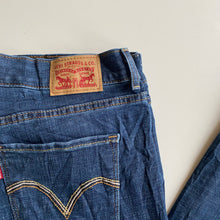 Load image into Gallery viewer, Levi’s Jeans W30 L32