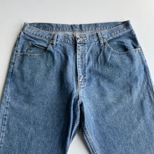 Load image into Gallery viewer, Wrangler Jeans W38 L30