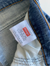 Load image into Gallery viewer, Wrangler Jeans W36 L32