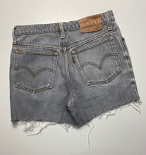 Load image into Gallery viewer, 90s Levi’s shorts