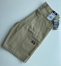 Load image into Gallery viewer, Dickies Shorts W34