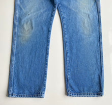 Load image into Gallery viewer, Wrangler Jeans W36 L30
