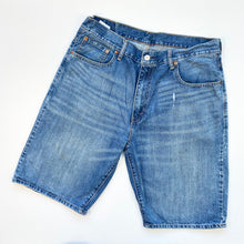 Load image into Gallery viewer, Levis 569 Shorts W36