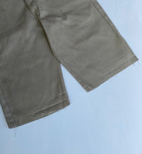 Load image into Gallery viewer, Dickies Shorts W38