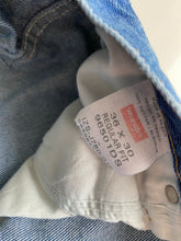 Load image into Gallery viewer, Wrangler Jeans W36 L30