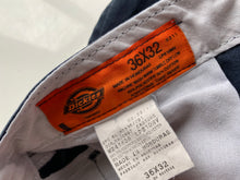 Load image into Gallery viewer, Dickies W36 L32