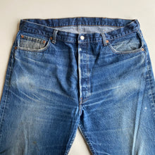Load image into Gallery viewer, Levi’s 501 W42 L32