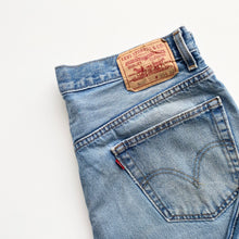 Load image into Gallery viewer, Levi’s 505 W35 L32