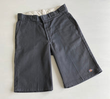 Load image into Gallery viewer, Dickies Shorts W30