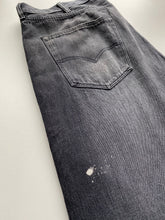 Load image into Gallery viewer, Levi’s 501 W40 L32