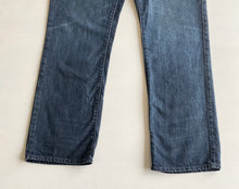 Load image into Gallery viewer, DKNY Jeans W32 L30