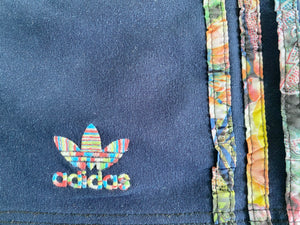 Adidas shorts (M)