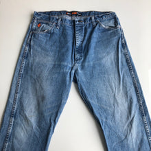 Load image into Gallery viewer, Wrangler Jeans W38 L30