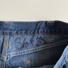 Load image into Gallery viewer, Carhartt Jeans W36 L31