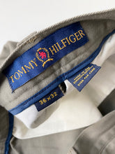 Load image into Gallery viewer, Tommy Hilfiger Trousers W36 L32