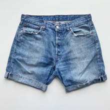Load image into Gallery viewer, Levi’s cut off shorts