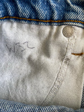 Load image into Gallery viewer, 90s Levi’s high waisted shorts