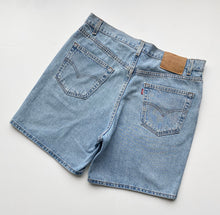 Load image into Gallery viewer, 90s Levi’s 550 Denim Shorts W36