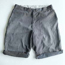 Load image into Gallery viewer, Dickies Cut Off shorts