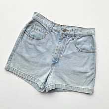 Load image into Gallery viewer, 90s Guess Denim Shorts W26