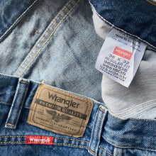 Load image into Gallery viewer, Wrangler Jeans W36 L32