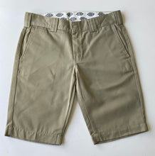 Load image into Gallery viewer, Dickies Shorts W32