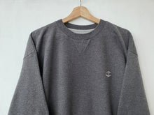 Load image into Gallery viewer, Champion sweatshirt (L)