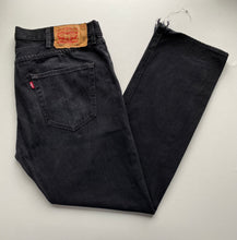 Load image into Gallery viewer, Levi’s 501 W38 L30