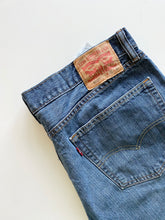 Load image into Gallery viewer, Levi’s 505 W36 L32