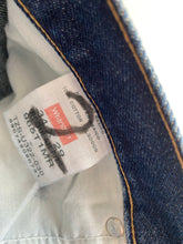 Load image into Gallery viewer, Wrangler Jeans W34 L30