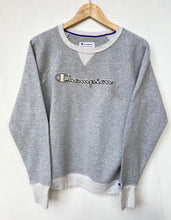 Load image into Gallery viewer, Champion sweatshirt (M)