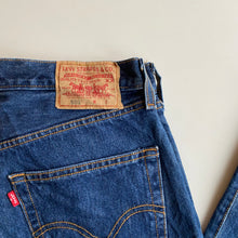Load image into Gallery viewer, Levi’s 501 W31 L33